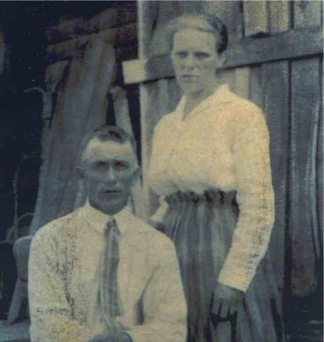 Picture of Goldie Bateman, daughter of Idella Jane, with her husband, Ean Jones