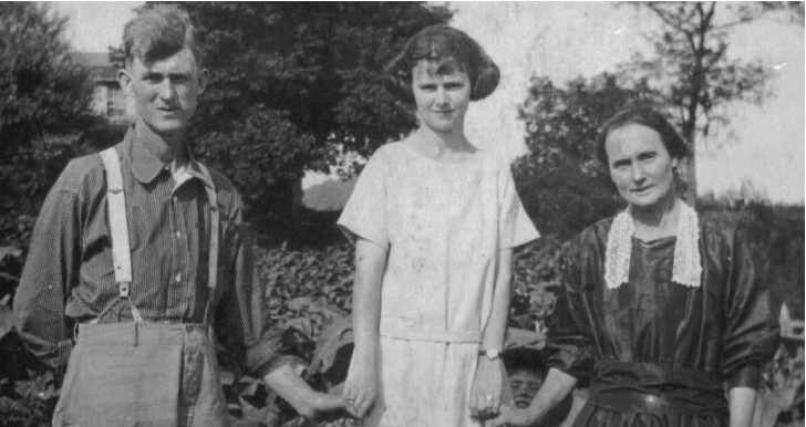 Clarence with daughter Iva & wife Inez
